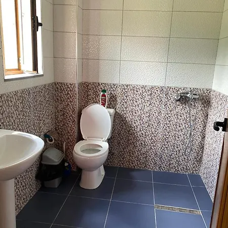 Grrela Guesthouse *